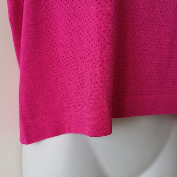 NWT LULULEMON SEAWHEEZE Fuchsia LTWT Swiftly Breathe Crop Tank Top 10 - Picture 5 of 10